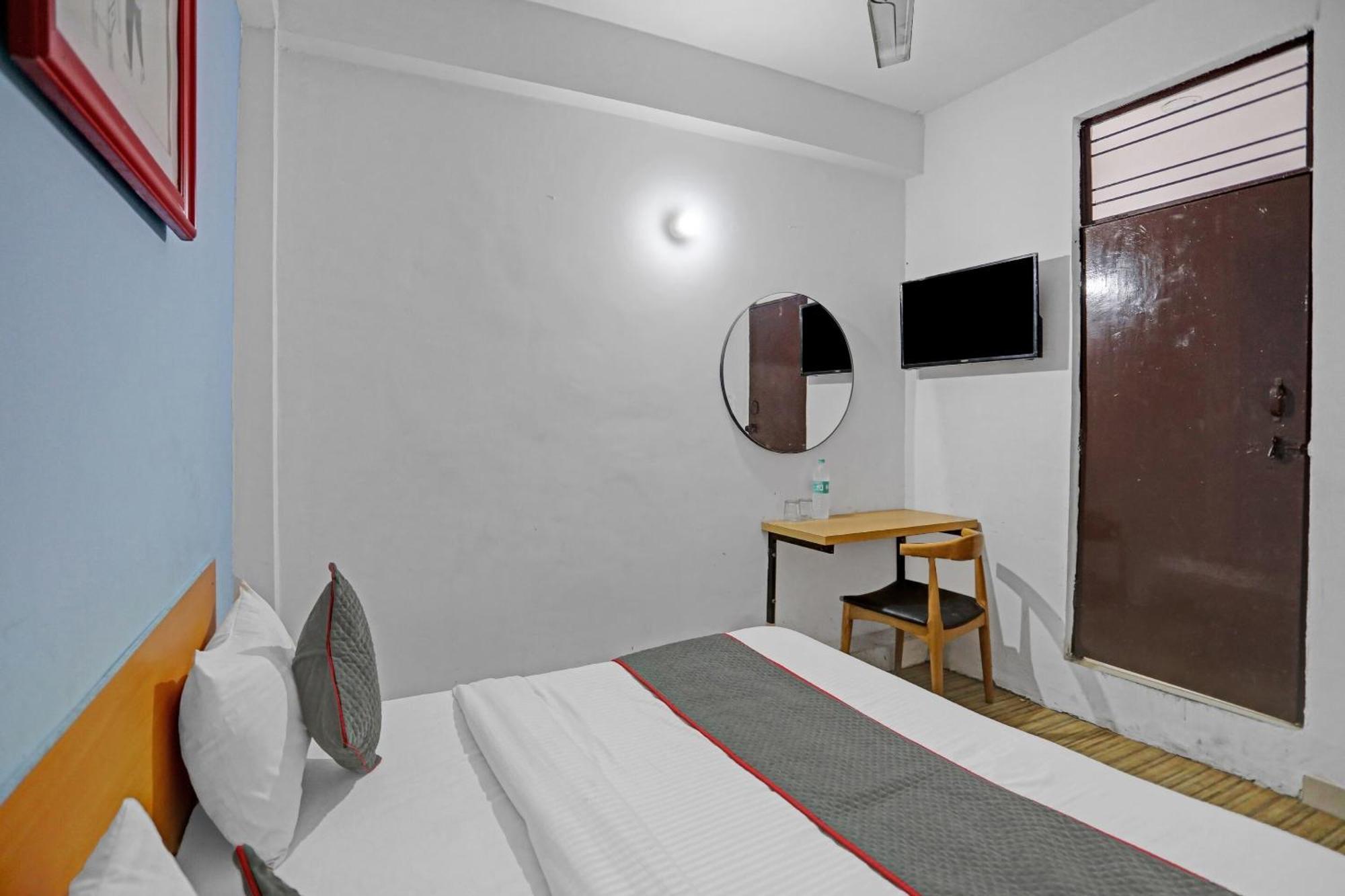 Collection O Jps Near Pvr Vikaspuri Delhi Hotel Exterior photo
